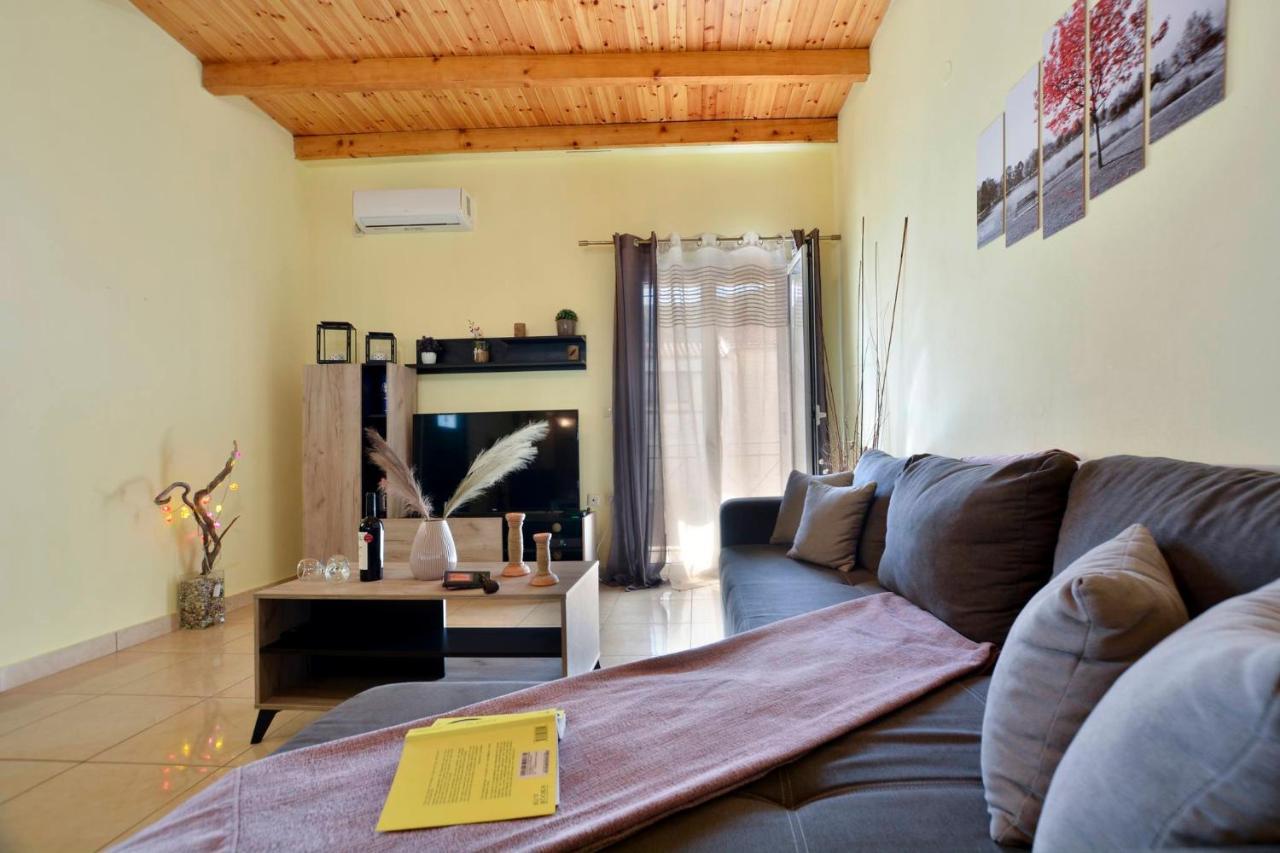 Sia'S Holiday Home Ágios Matthaíos Eksteriør billede