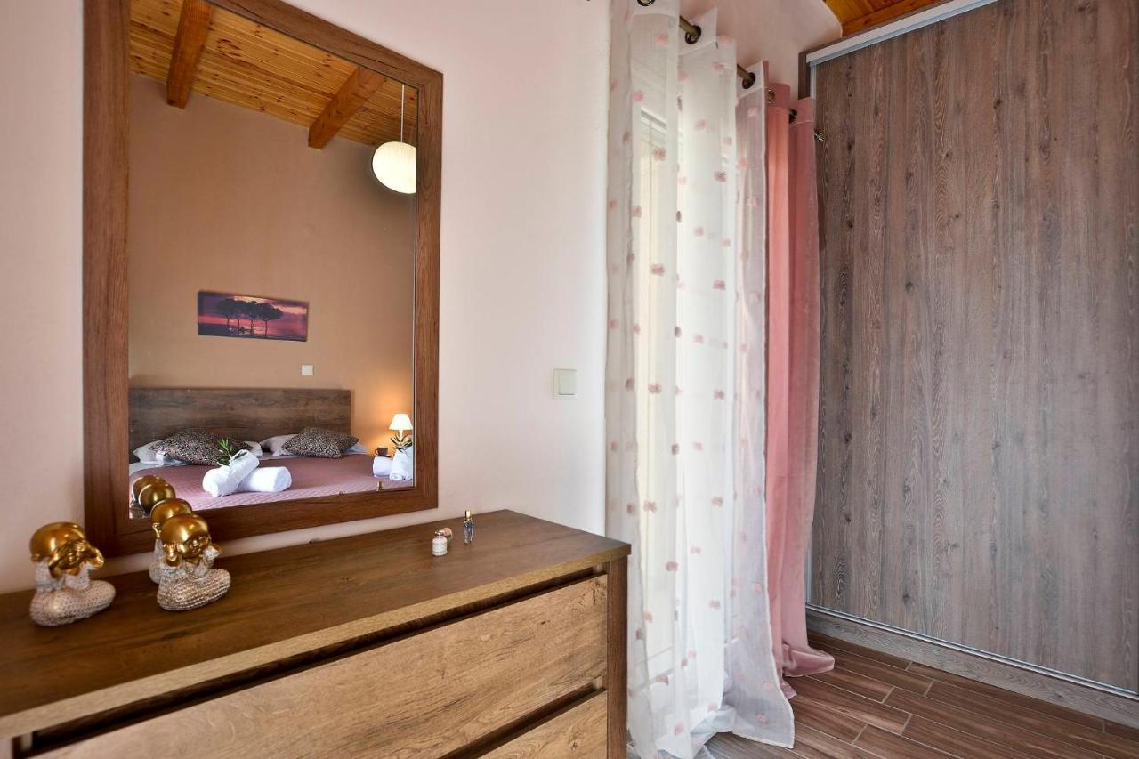 Sia'S Holiday Home Ágios Matthaíos Eksteriør billede